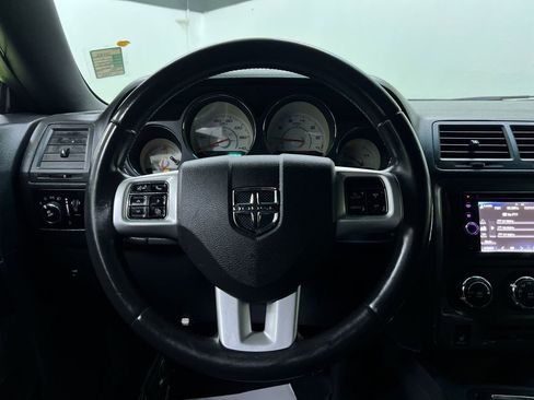 Used 2011 Dodge Challenger RWD image 20