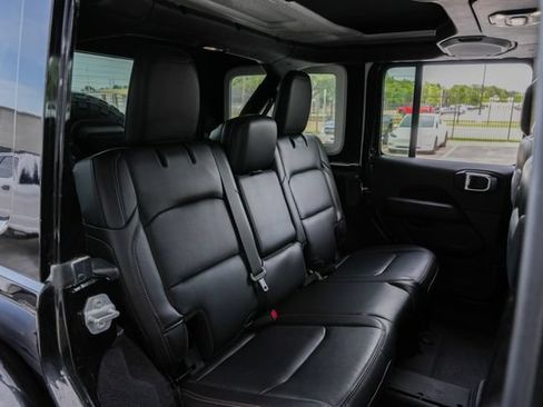 Used 2022 Jeep Wrangler Unlimited Rubicon w/ Trailer Tow Package AWD/4WD image 32