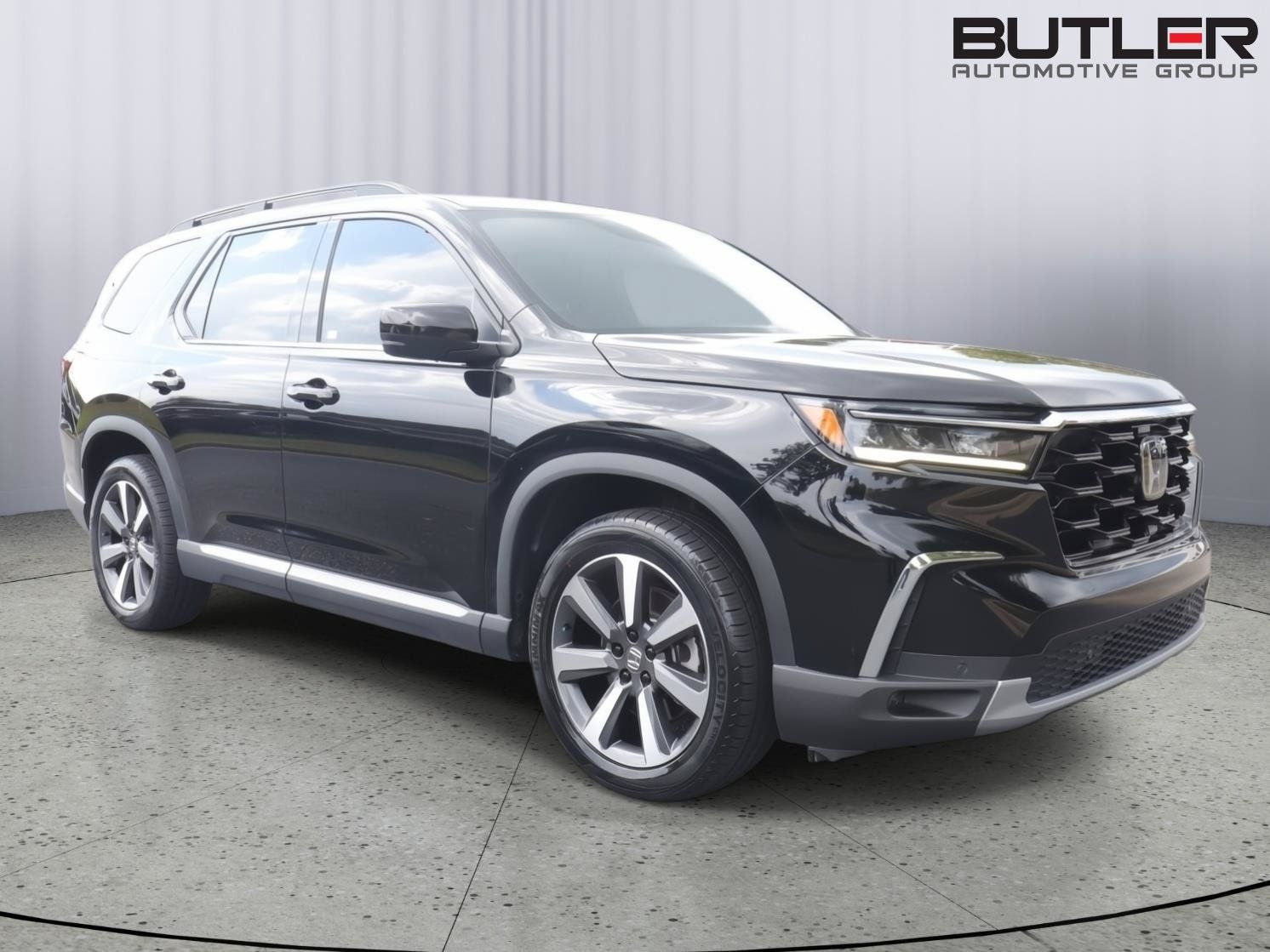 Used 2023 Honda Pilot Touring image 9