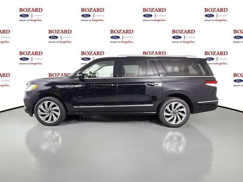 Certified 2023 Lincoln Navigator L Reserve RWD image 5