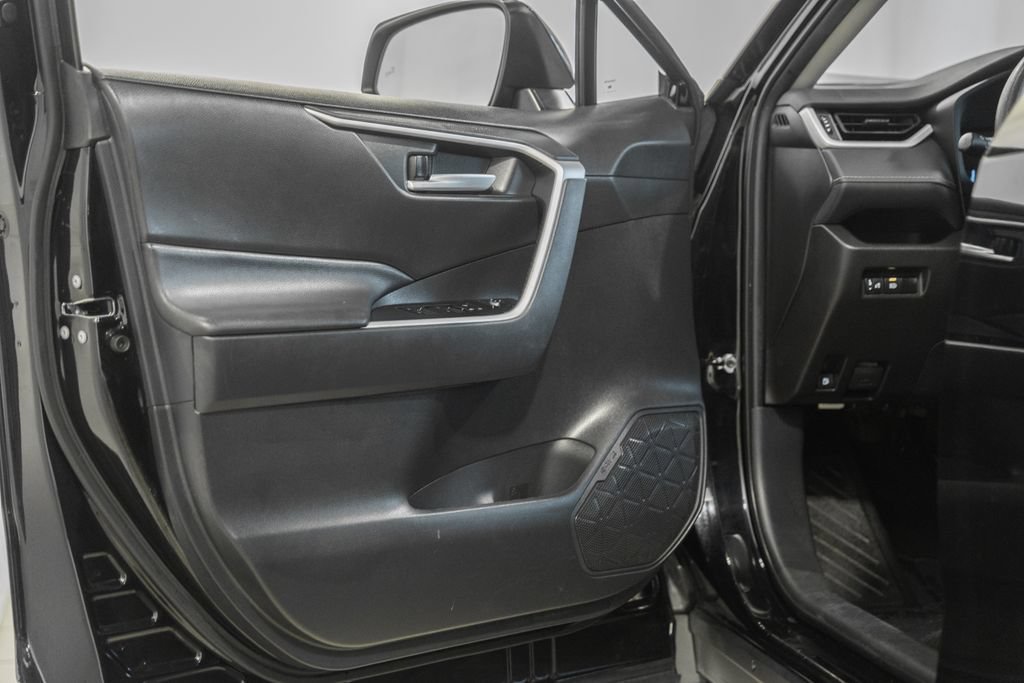Certified 2025 Toyota RAV4 XLE AWD/4WD image 37