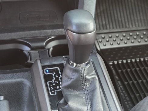 Used 2019 Toyota Tacoma TRD Sport AWD/4WD image 25