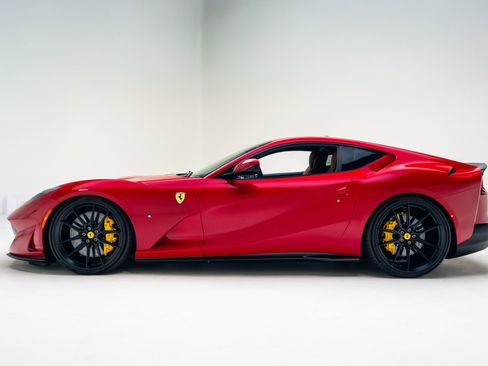 Used 2019 Ferrari 812 Superfast image 13