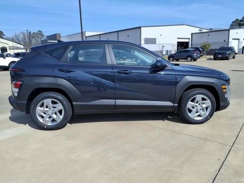 New 2026 Hyundai Kona SE image 2