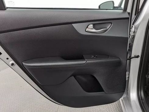 Used 2021 Kia Forte LXS FWD image 19