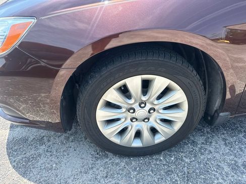 Used 2013 Chrysler 200 LX FWD image 10