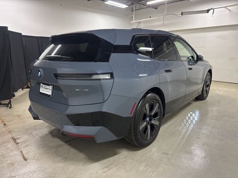 Used 2025 BMW iX xDrive50 w/ Premium Package image 7