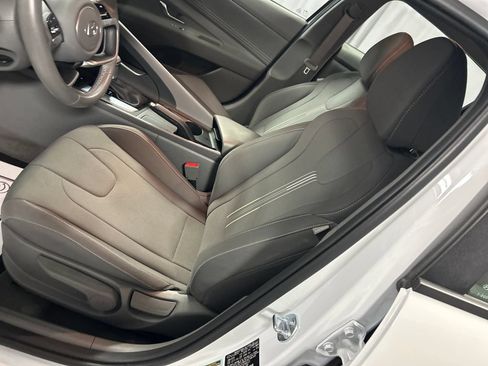 Used 2025 Hyundai Elantra Sport FWD image 10