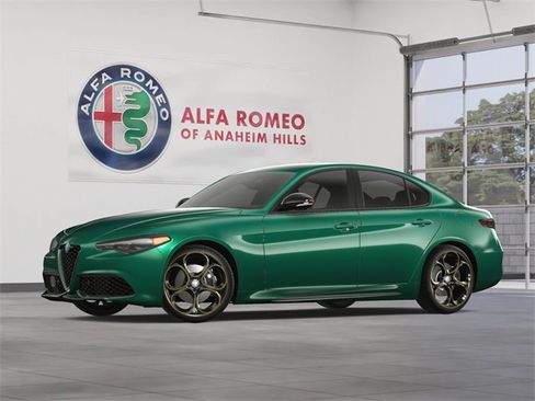 New 2025 Alfa Romeo Giulia image 2