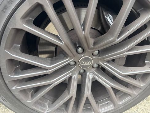 Used 2025 Audi SQ8 Premium Plus AWD/4WD image 3