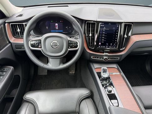 Certified 2023 Volvo XC60 B5 Ultimate w/ Climate Package AWD/4WD image 28