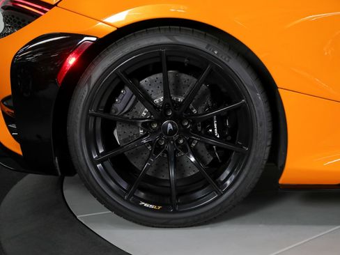 Used 2021 McLaren 765LT RWD image 30