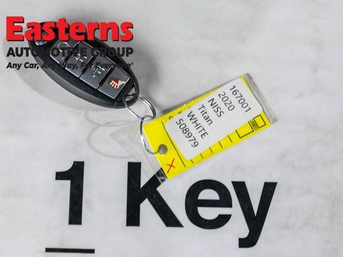 Used 2020 Nissan Titan SV w/ SV Convenience Package image 27