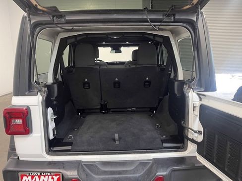 Used 2024 Jeep Wrangler Rubicon image 16