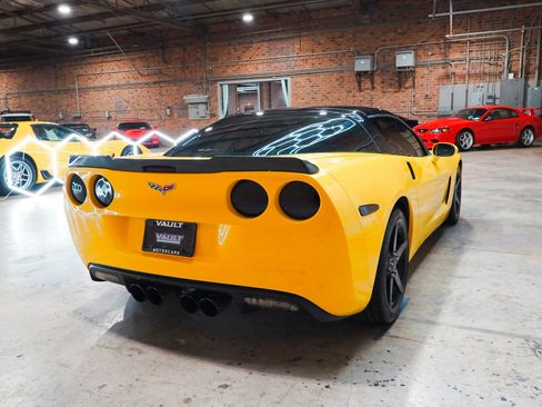 Used 2011 Chevrolet Corvette Coupe w/ Preferred Equipment Group RWD image 15