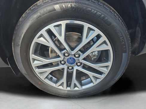 Used 2022 Ford Escape SEL w/ Technology Package image 9