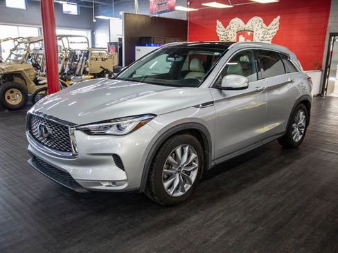 Used 2019 INFINITI QX50 Luxe w/ Navigation Package image 2