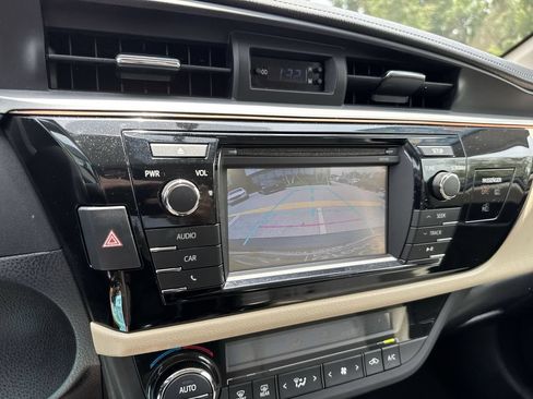 Used 2014 Toyota Corolla LE FWD image 49