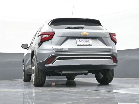 New 2026 Chevrolet Trax LT w/ Driver Confidence Package FWD image 37