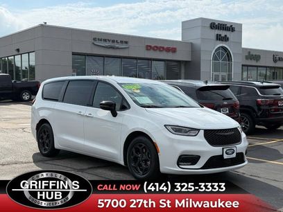 Used 2024 Chrysler Pacifica Limited