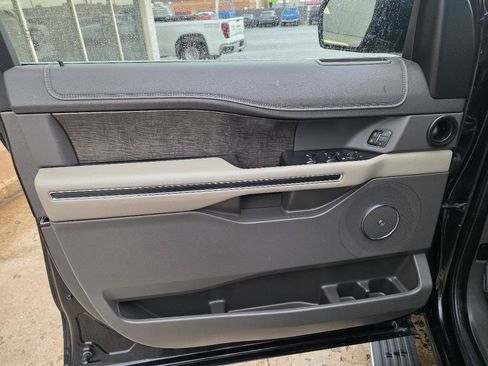 Used 2021 Ford Expedition Max Limited AWD/4WD image 11