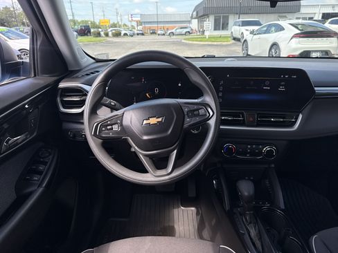 Used 2024 Chevrolet TrailBlazer LS w/ LS Confidence Package FWD image 15