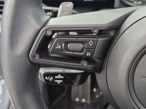 Used 2022 Porsche 911 Carrera 4S image 17