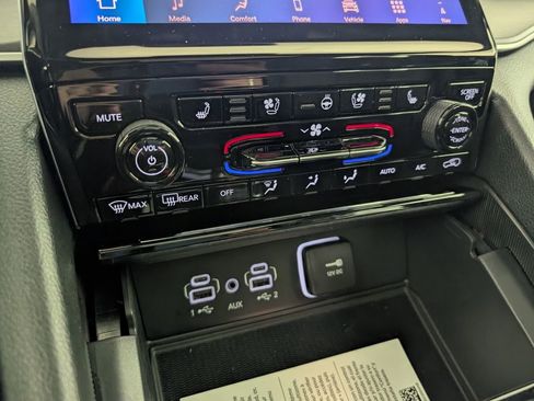 New 2025 Jeep Grand Cherokee L Limited w/ Luxury Tech Group II image 26