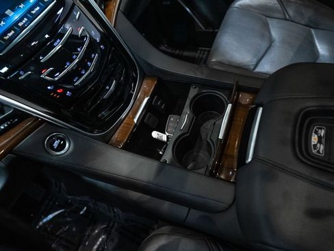 Used 2020 Cadillac Escalade Luxury image 22