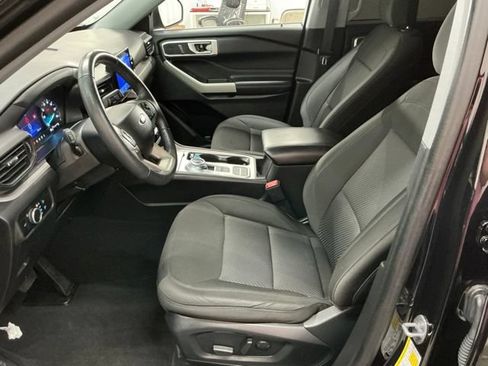 Used 2023 Ford Explorer XLT RWD image 13