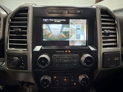 Used 2015 Ford F150 Lariat w/ Equipment Group 502A Luxury AWD/4WD image 17