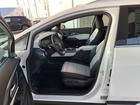 New 2026 Chevrolet Equinox EV LT image 16