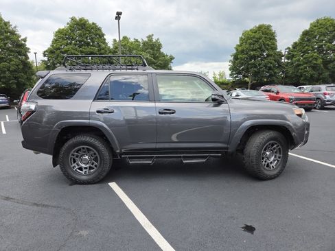 Used 2020 Toyota 4Runner Venture w/ Moonroof Package AWD/4WD image 24