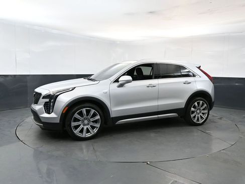 Used 2020 Cadillac XT4 Premium Luxury w/ Driver Assist Package AWD/4WD image 2