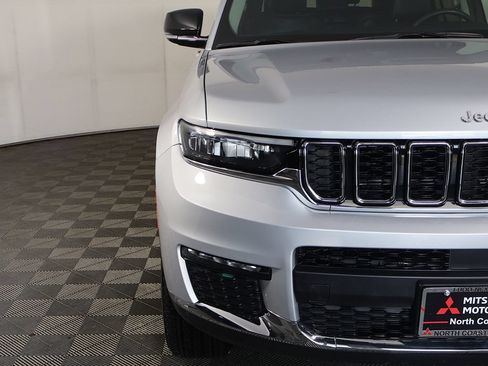 Used 2023 Jeep Grand Cherokee L Limited AWD/4WD image 16
