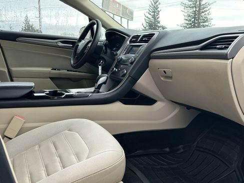 Used 2014 Ford Fusion SE image 20