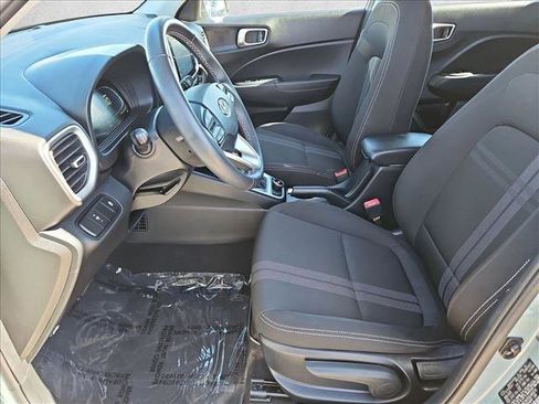 Certified 2025 Hyundai Venue SEL image 22