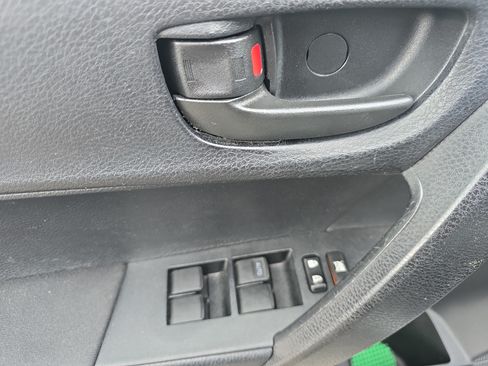 Used 2014 Toyota Corolla L FWD image 15