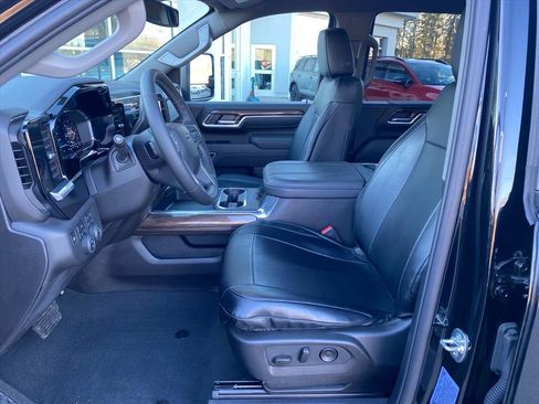 Used 2025 Chevrolet Silverado 2500 LT w/ Trail Boss Package image 9