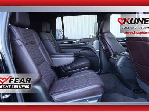 Used 2024 Cadillac Escalade ESV Sport Platinum w/ LPO, ONYX Package image 19