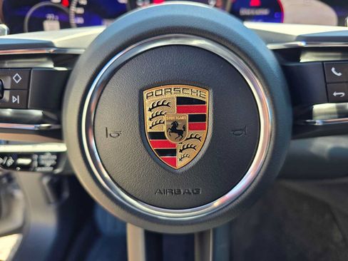 Used 2023 Porsche Panamera RWD image 24