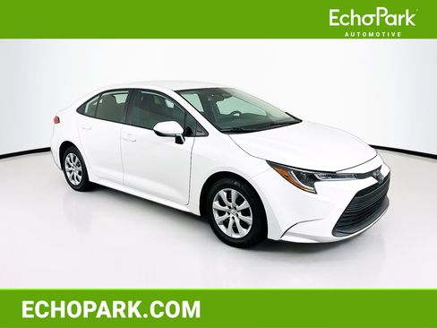 Used 2024 Toyota Corolla LE FWD image 1