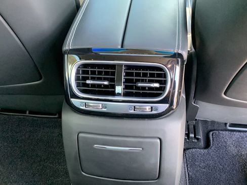 Used 2022 Genesis G90 5.0 Ultimate RWD image 38