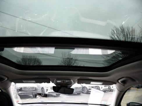 Certified 2022 Volvo XC60 B6 Inscription w/ Advanced Package image 27