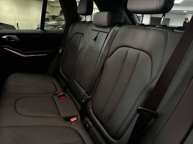 Used 2022 BMW X5 xDrive40i AWD/4WD image 15