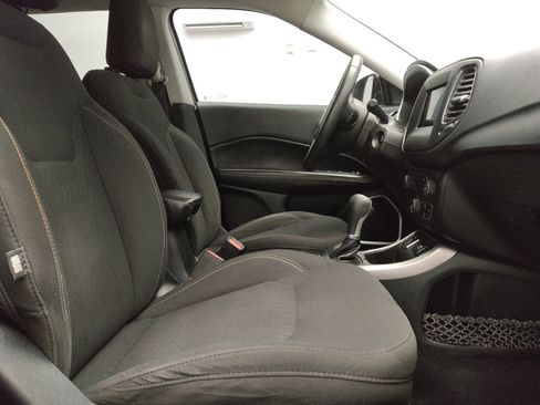 Used 2018 Jeep Compass Sport w/ Tech Group FWD image 21