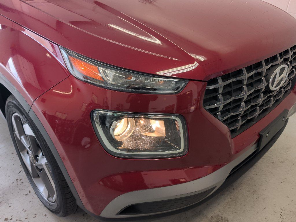 Used 2025 Hyundai Venue SEL FWD image 5