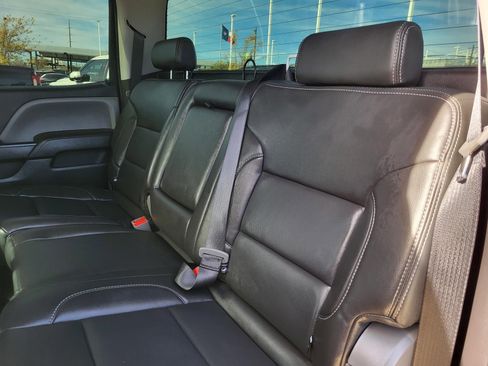 Used 2018 Chevrolet Silverado 1500 Custom w/ Custom Value Package image 18