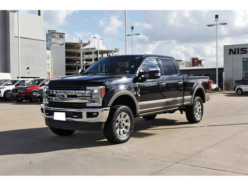 Used 2019 Ford F250 King Ranch w/ King Ranch Ultimate Package image 2