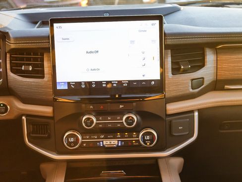 Used 2024 Ford Expedition Max Limited image 14